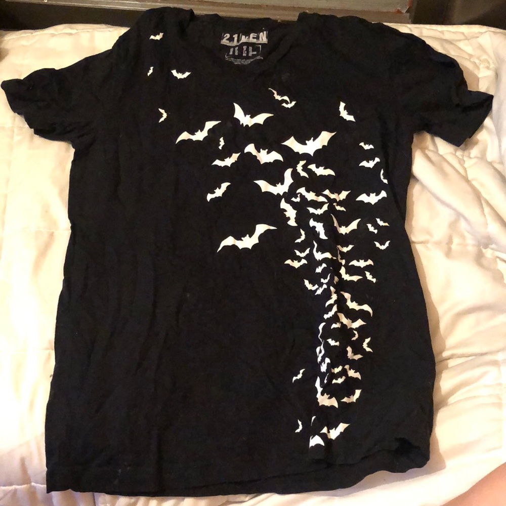 Halloween bat t shirt